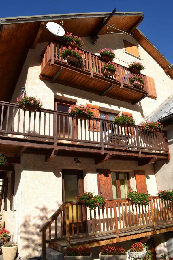 Le Balcon Fleuri Apartment Freissinieres ภายนอก รูปภาพ